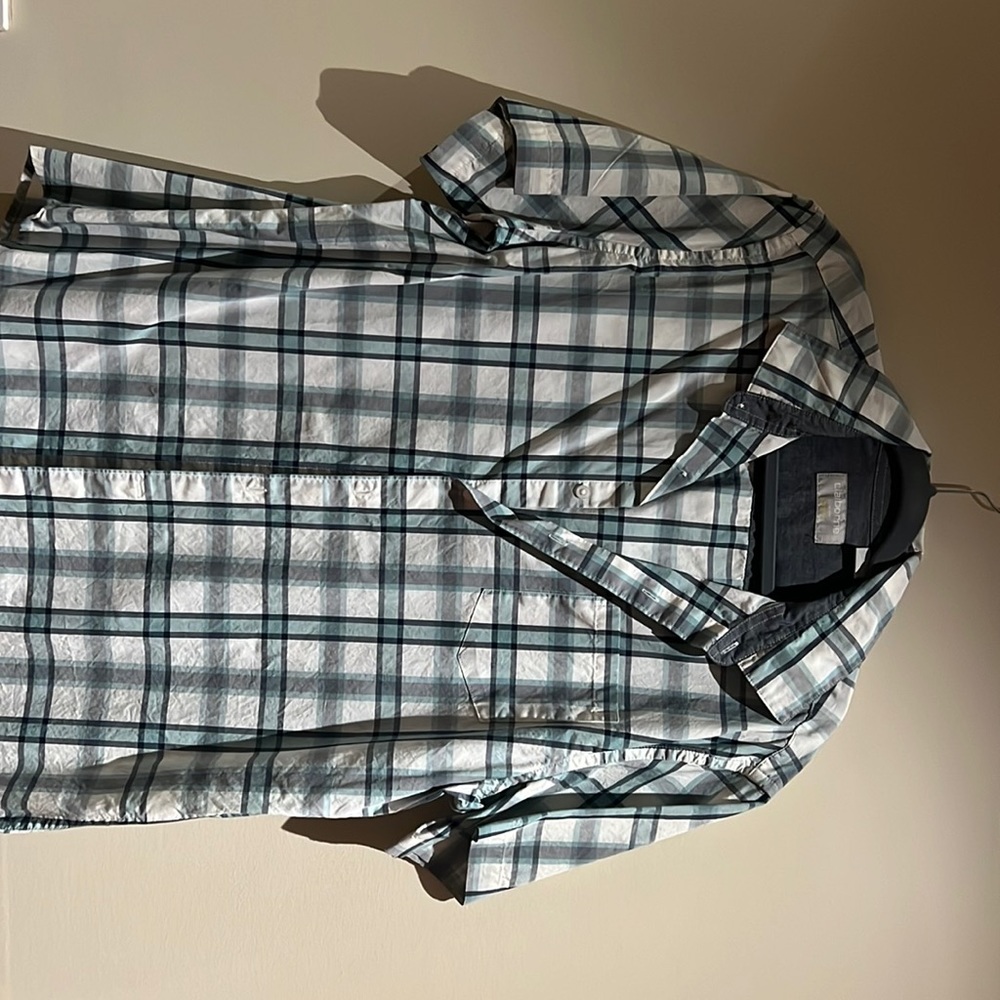 Short sleeve dress shirt